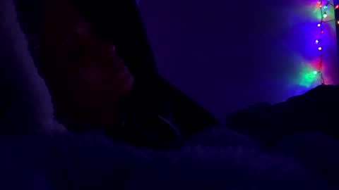 Snapshot of calishop1 chatting on 02-10-25, 04:08 calishop1 online show from 02-10-25, 04:08