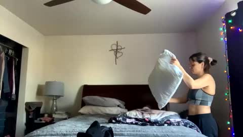 Snapshot of calishop1 chatting on 02-12-25, 04:11 calishop1 online show from 02-12-25, 04:11