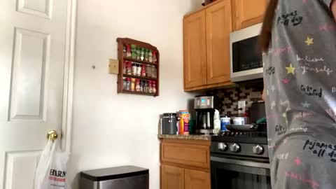 Snapshot of calishop1 chatting on 02-14-25, 04:20 calishop1 online show from 02-14-25, 04:20