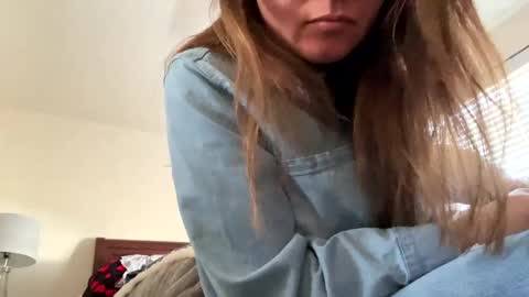 Snapshot of calishop1 chatting on 03-09-25, 06:21 calishop1 online show from 03-09-25, 06:21