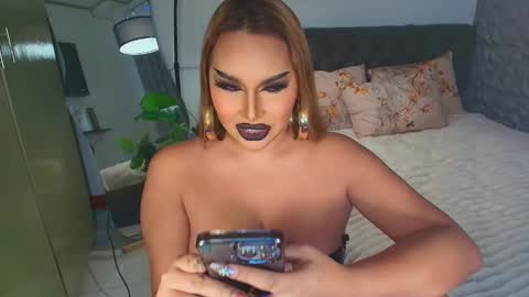 Snapshot of calista_palmer chatting on 01-06-25, 04:44 Miss Jane Commander online show from 01-06-25, 04:44