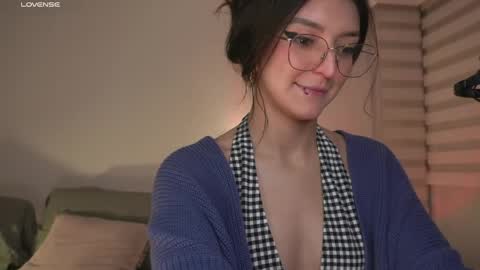   online show from 05-09-26, 01:44