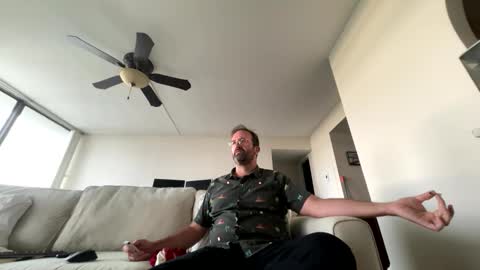 Snapshot of callesalada2 chatting on 04-10-26, 06:23 Whitest Boy Alive online show from 04-10-26, 06:23