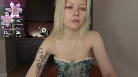 Snapshot of callista_a chatting on 06-28-26, 02:39 Robin online show from 06-28-26, 02:39