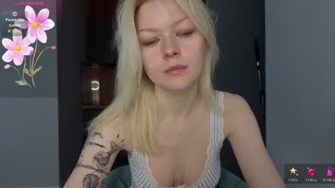 Snapshot of callista_a chatting on 06-30-26, 02:34 Robin online show from 06-30-26, 02:34