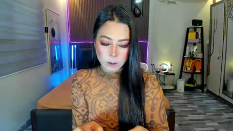 Snapshot of callme_ivyaguas chatting on 07-17-26, 05:03 IVY online show from 07-17-26, 05:03