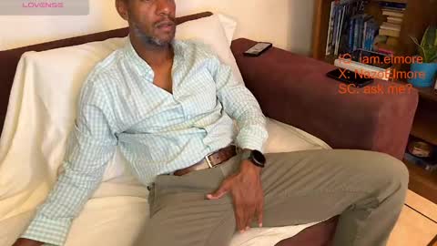 My name is Robert  Dont be shysay hi I love to chat. For requests or dirty talk please use tips  online show from 04-22-26, 04:48