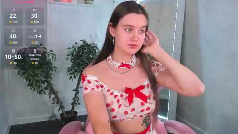 Renesmy online show from 06-26-26, 12:37