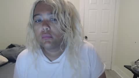 Snapshot of cals9x chatting on 09-29-25, 12:32 camzxoxox online show from 09-29-25, 12:32