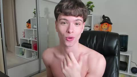 Hey I am Calvin  online show from 02-23-25, 10:09