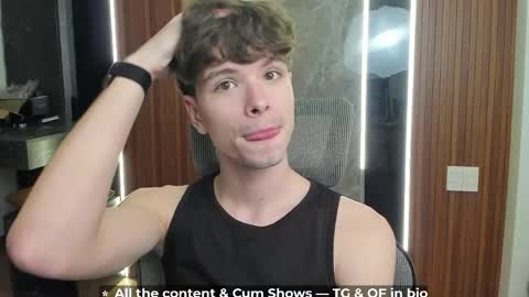 Hey I am Calvin  online show from 04-12-26, 05:07