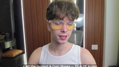 Hey I am Calvin  online show from 04-15-26, 05:42