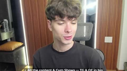 Hey I am Calvin  online show from 04-18-26, 05:17