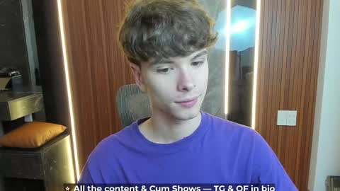 Hey I am Calvin  online show from 04-19-26, 05:23