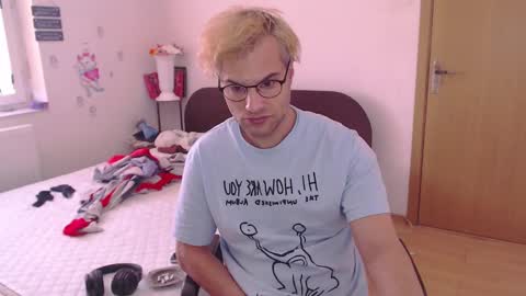 Snapshot of calvinjohnlad chatting on 03-07-25, 10:02 Calvinjohnlad online show from 03-07-25, 10:02