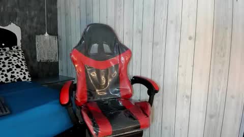 Snapshot of cam_brown chatting on 10-24-25, 04:42 online show from 10-24-25, 04:42