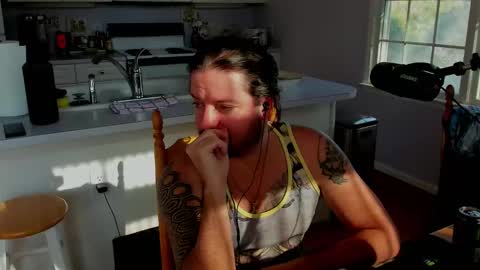 Snapshot of camarant chatting on 11-06-25, 02:07 camarant online show from 11-06-25, 02:07