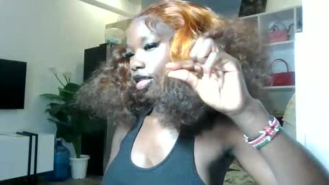 Snapshot of camclit chatting on 11-02-25, 12:07 Princess online show from 11-02-25, 12:07