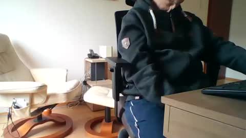 Snapshot of camcologne chatting on 01-31-25, 09:48 camcologne online show from 01-31-25, 09:48