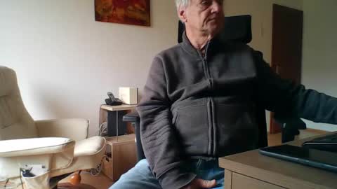 camcologne online show from 03-17-26, 10:29