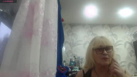 CamDiva1 online show from 12-01-25, 11:48
