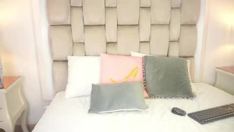 Snapshot of cameron69_ chatting on 05-14-26, 06:58 Cameron online show from 05-14-26, 06:58