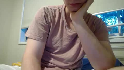 Snapshot of cameron_2 chatting on 10-25-25, 08:00 Cam online show from 10-25-25, 08:00