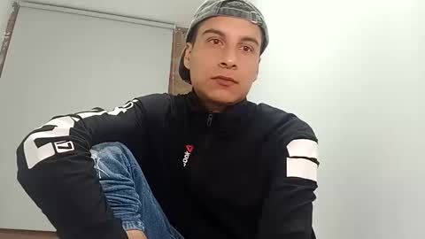 Snapshot of cameronsilverman chatting on 04-16-26, 06:58 cameronsilverman online show from 04-16-26, 06:58