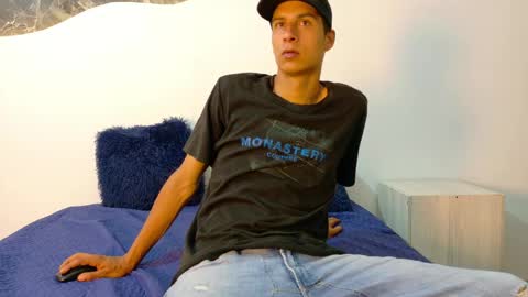 Snapshot of cameronsilverman chatting on 05-18-26, 07:31 cameronsilverman online show from 05-18-26, 07:31