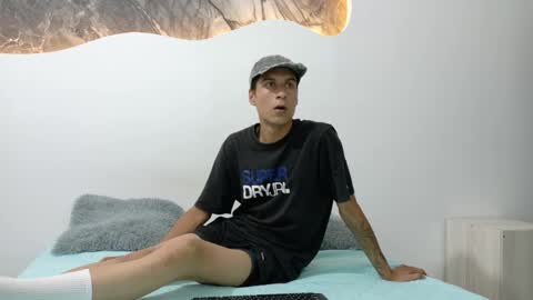 Snapshot of cameronsilverman chatting on 06-05-26, 09:53 cameronsilverman online show from 06-05-26, 09:53