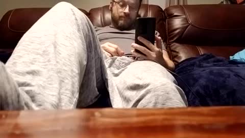 Snapshot of camguy2425 chatting on 10-30-25, 02:35 CamGuy online show from 10-30-25, 02:35