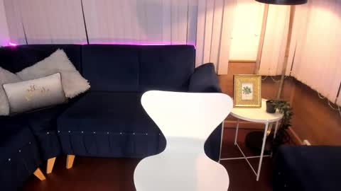 Camila cruz online show from 01-07-25, 01:59