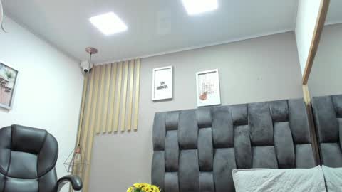 Camila online show from 12-21-24, 12:49