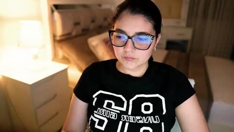 Snapshot of camila_buitrago chatting on 10-19-25, 11:49 Camila buitrago online show from 10-19-25, 11:49