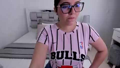 Camila buitrago online show from 06-24-26, 11:37