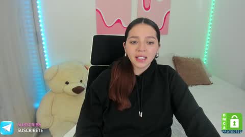  C A M I  online show from 01-10-25, 09:42