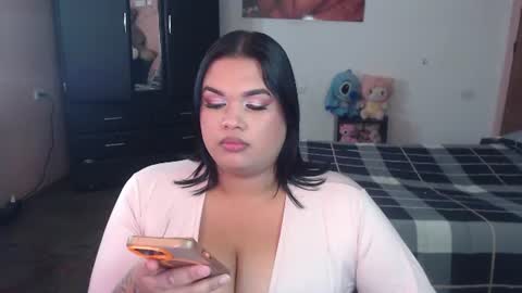 Snapshot of camila_fuenmayor chatting on 06-18-26, 09:14 online show from 06-18-26, 09:14
