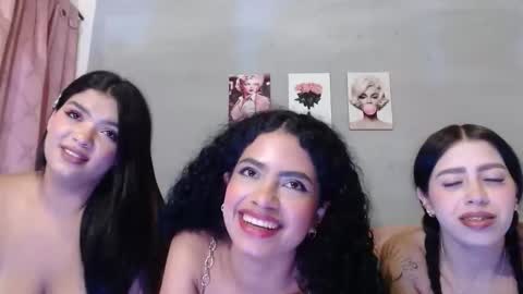 camila_meza online show from 11-06-25, 01:34
