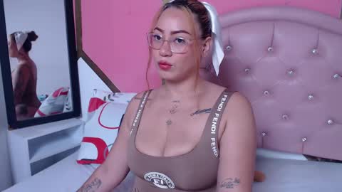 Camila online show from 02-25-25, 10:58