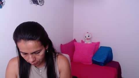 Camila Vargas online show from 03-26-26, 04:01