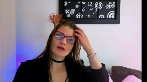 Camila ventura online show from 12-14-25, 07:07