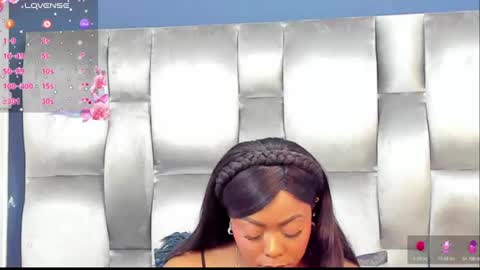 Snapshot of camilabenitezz chatting on 06-15-26, 11:18 camila benitez online show from 06-15-26, 11:18