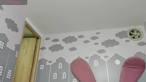 Snapshot of camilahunter__ chatting on 02-16-25, 03:37 Camila online show from 02-16-25, 03:37