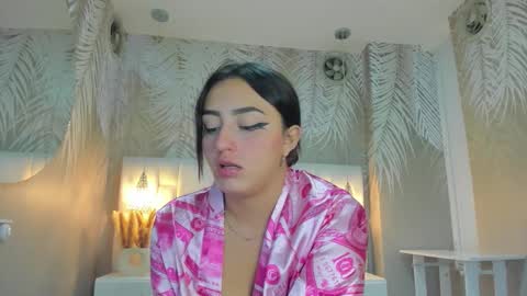 Snapshot of camilahunter__ chatting on 12-23-25, 03:15 Camila online show from 12-23-25, 03:15