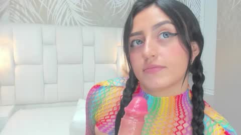 Snapshot of camilahunter__ chatting on 02-15-26, 07:51 Camila online show from 02-15-26, 07:51