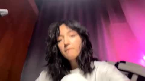 Snapshot of camilaligons chatting on 12-01-25, 04:23 Reily online show from 12-01-25, 04:23