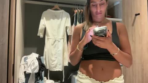 Snapshot of camiliakxoxo chatting on 03-29-26, 02:50 camiliakxoxo online show from 03-29-26, 02:50