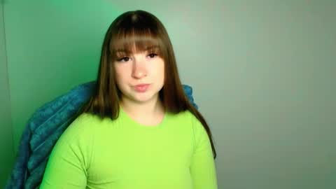 Snapshot of camilla_body chatting on 04-17-26, 06:05 Camilla online show from 04-17-26, 06:05
