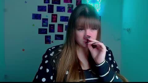 Snapshot of camilla_body chatting on 04-22-26, 06:16 Camilla online show from 04-22-26, 06:16