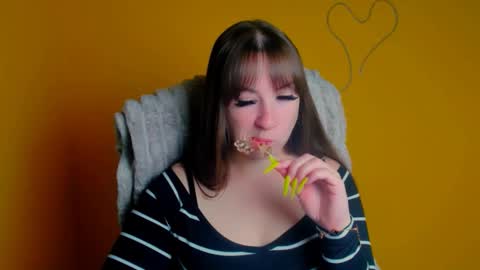 Snapshot of camilla_body chatting on 05-16-26, 05:37 Camilla online show from 05-16-26, 05:37